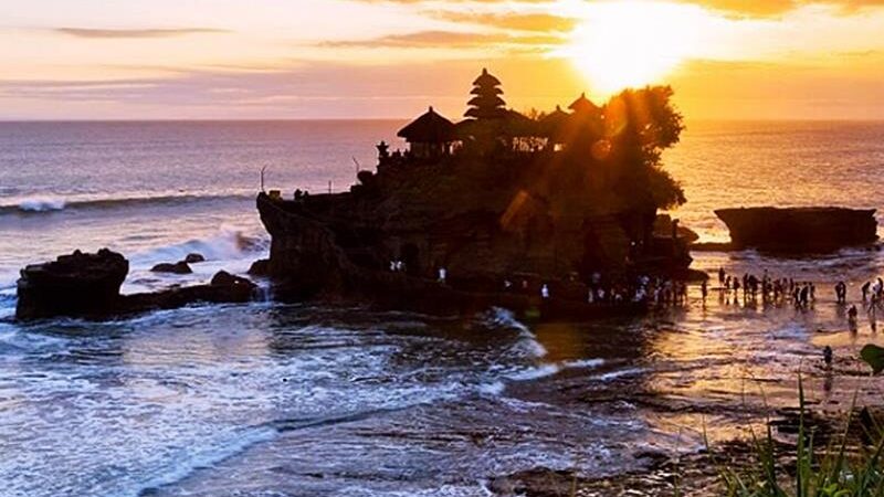 TANAH LOT SEA TEMPLE