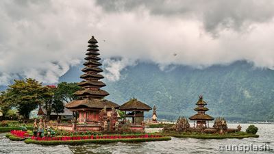 ulun-danu-unsplash400